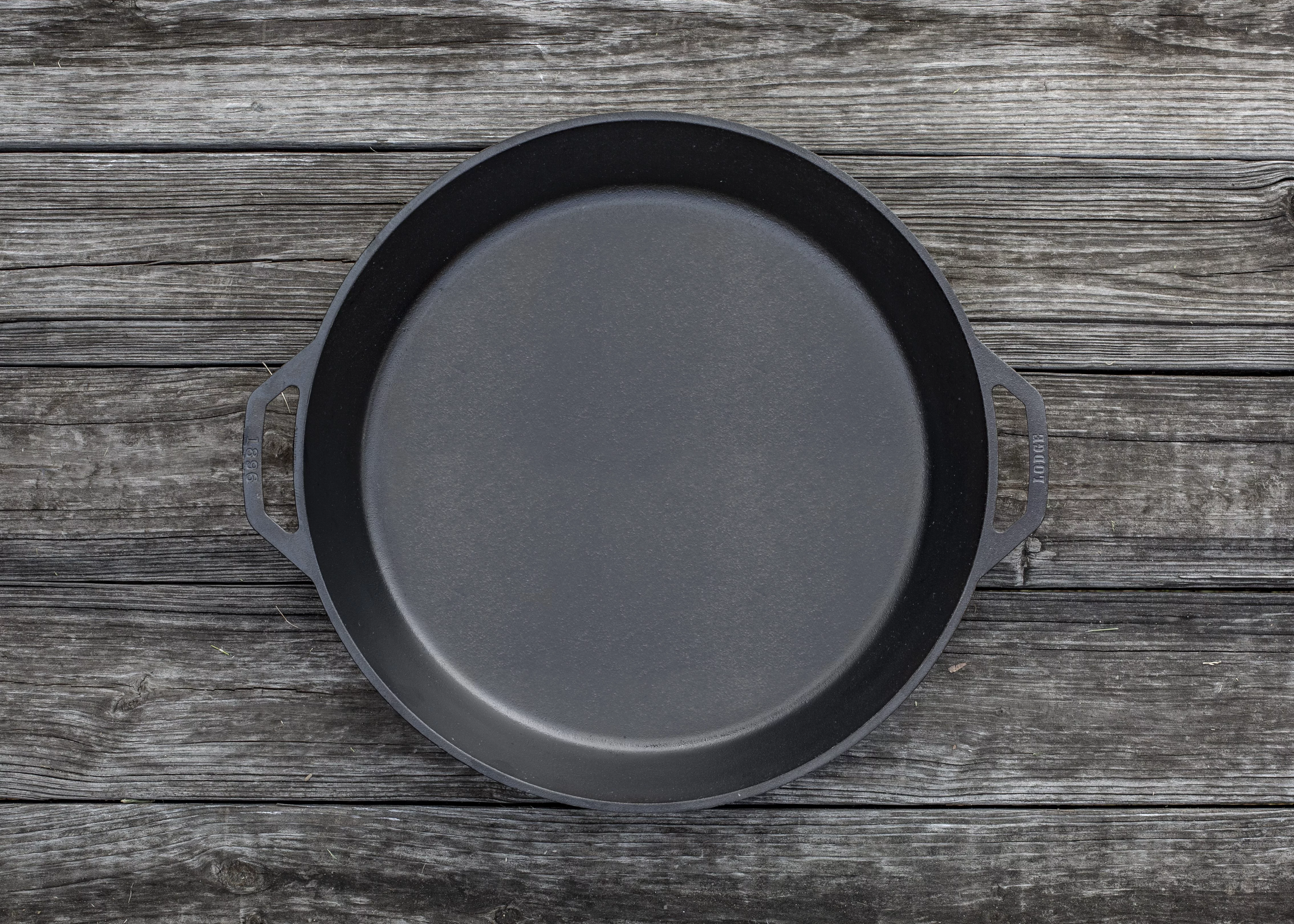 Lodge Cast Iron Seasoned 17
